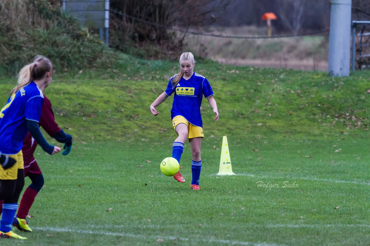 Bild 90 - B-Juniorinnen TSV Gnutz o.W. - SV Henstedt Ulzburg II : Ergebnis: ca. 5:0